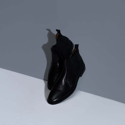 CLASSIC BLACK CALF LEATHER CHELSEA BOOTS